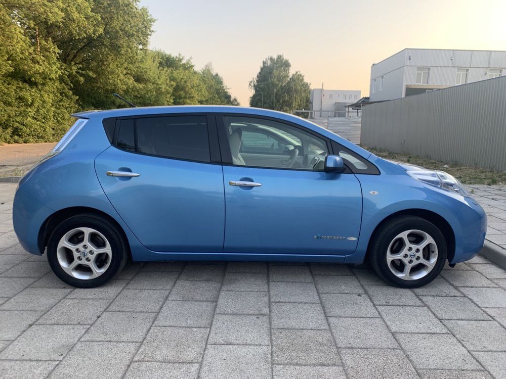 Nissan Leaf 2013 рік ,рідна фарба ,запас ходу 110-120км