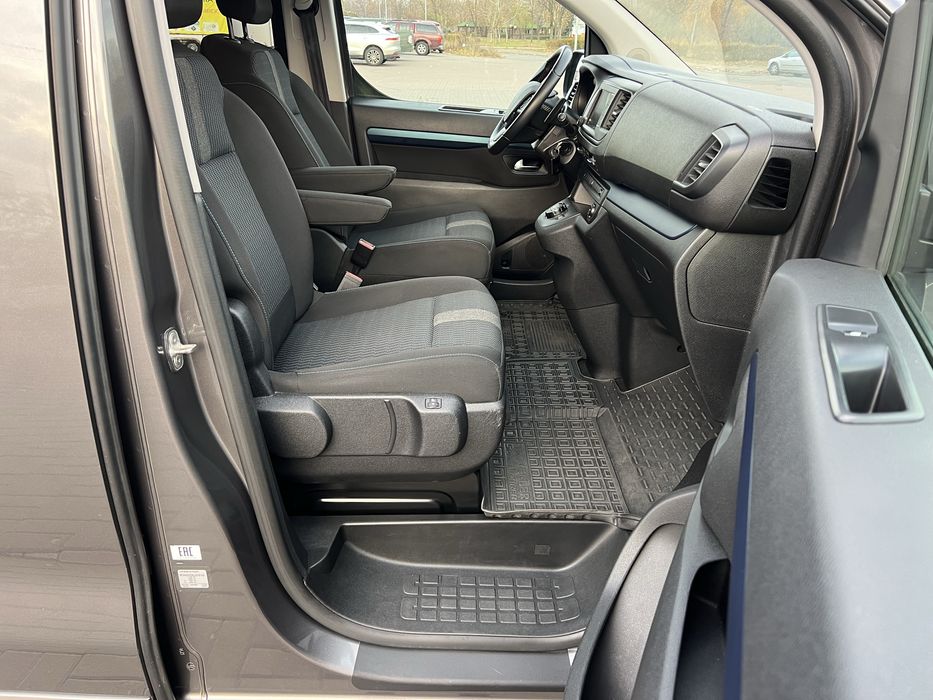 Peugeot Traveller 2020 Official