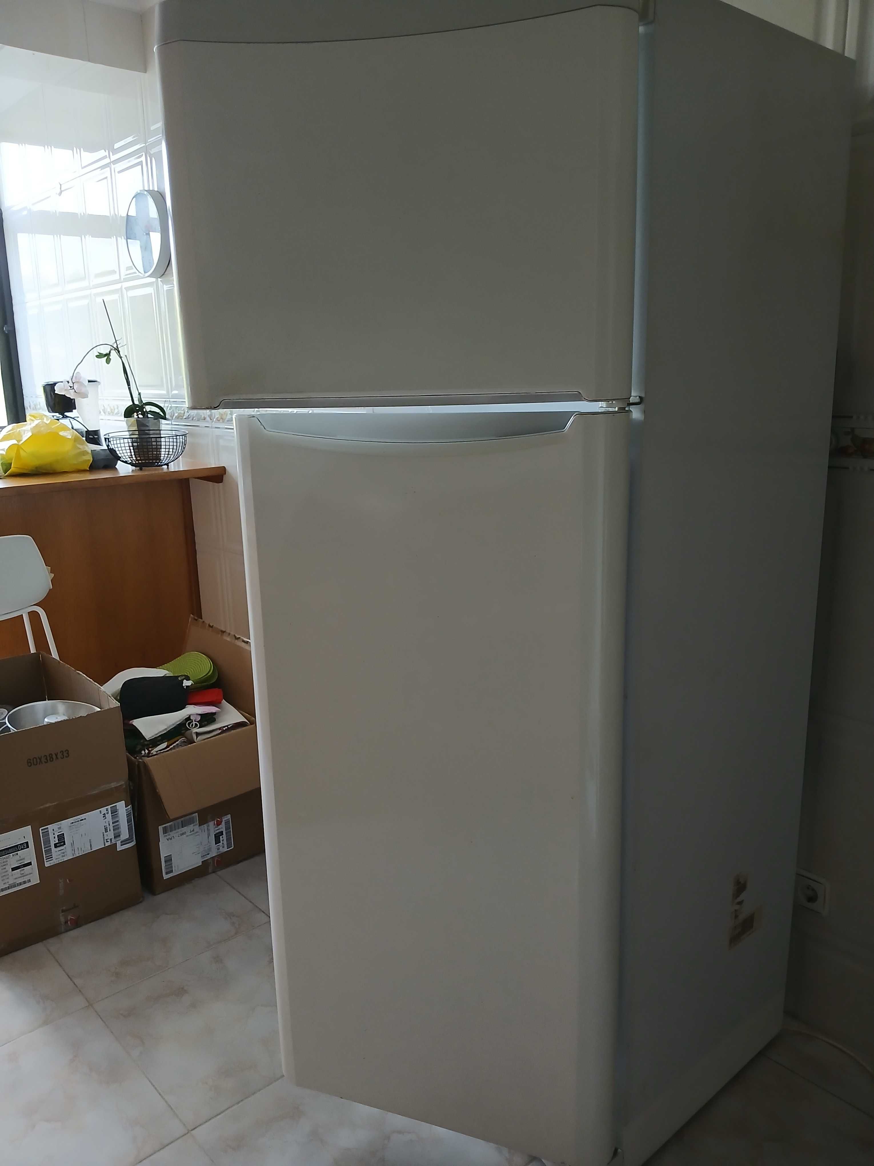 Frigorífico Indesit