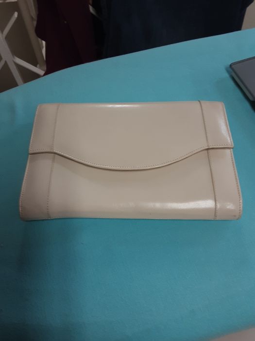 Bolsa de mão pochete  em pele para cerimónia
