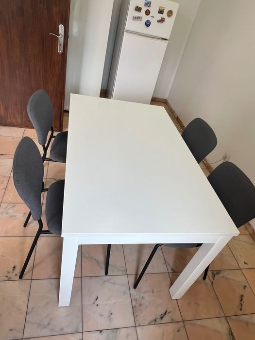 Mesa extensível ikea + 4 cadeiras