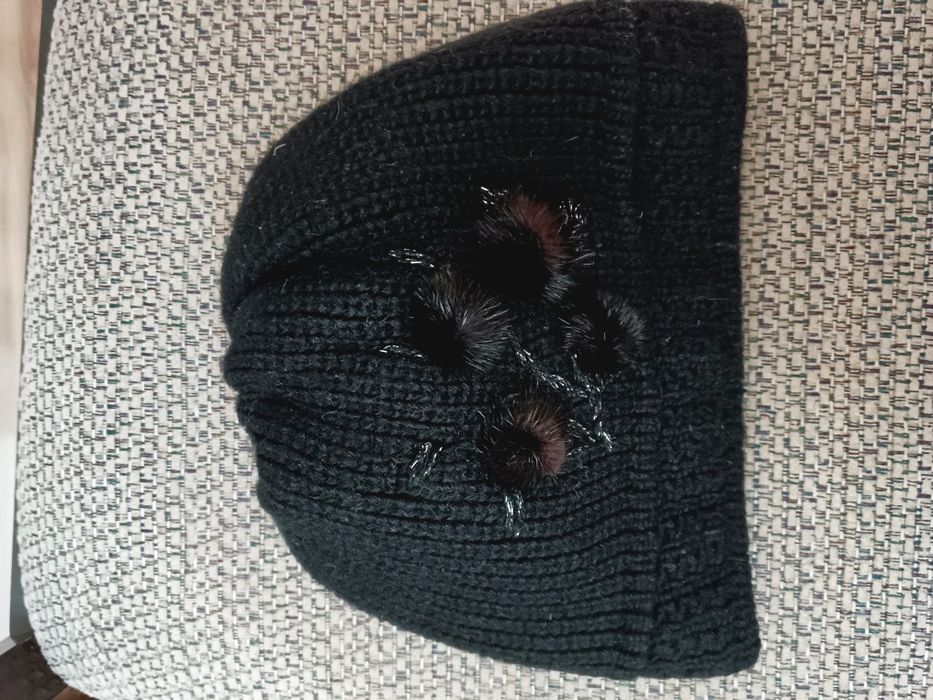 Зимові в'язані шапочки