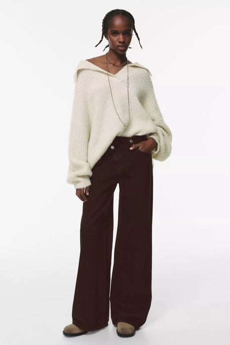 Широкі джинси із застібкою на запах pullandbear