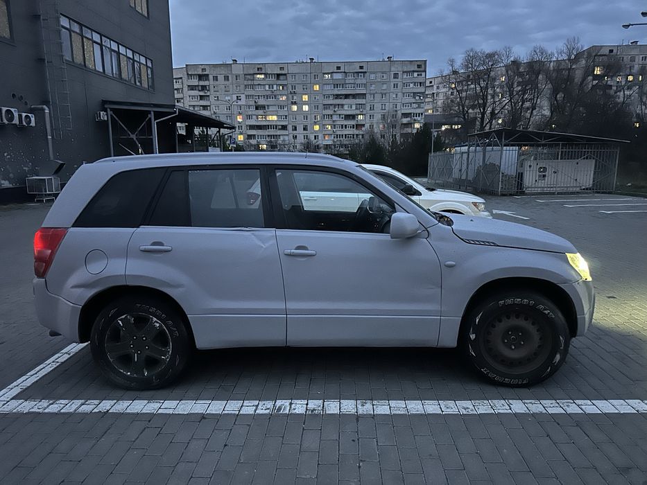 Suzuki vitara 2.0 бензин 2007