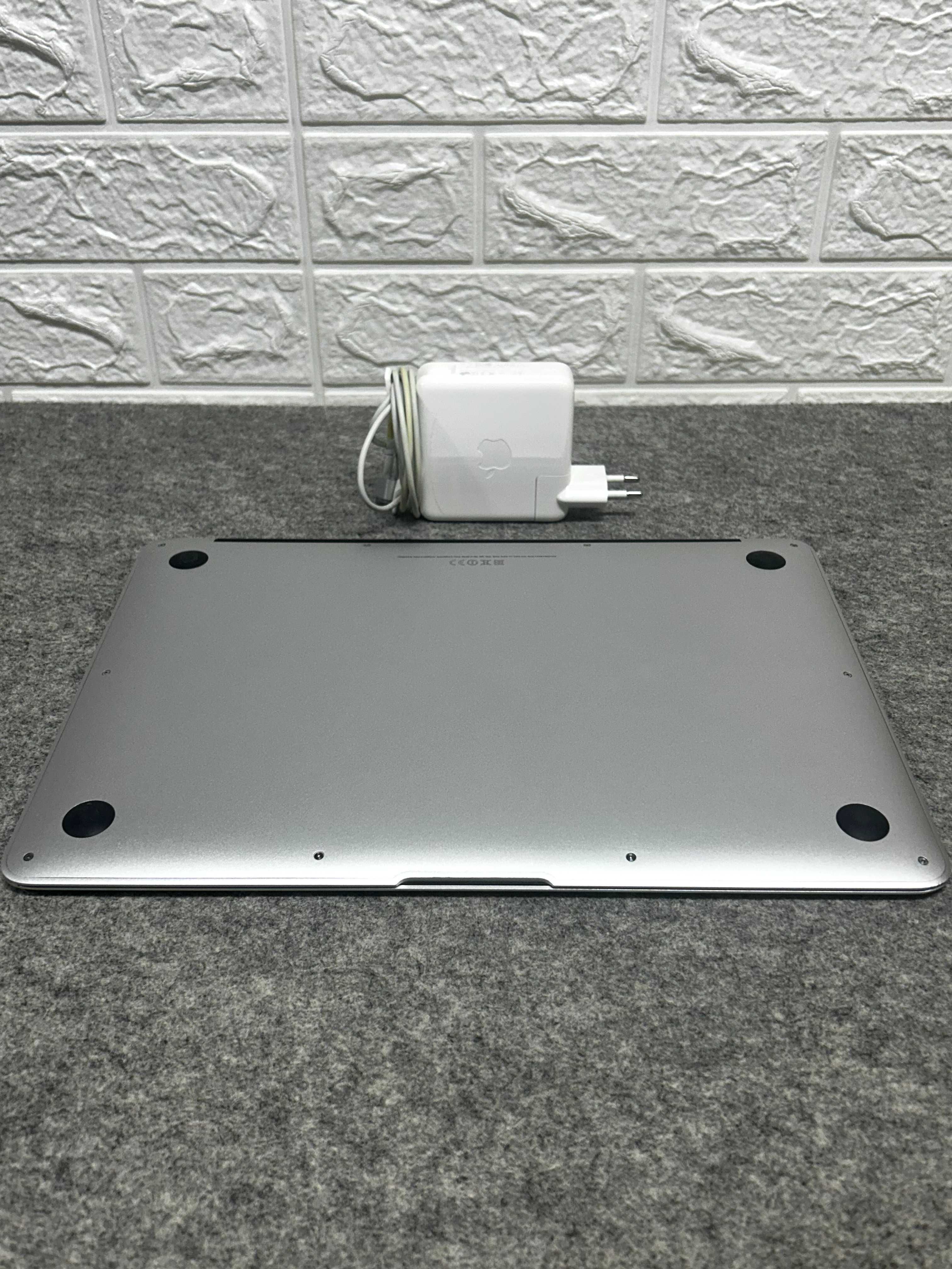 Apple Macbook Air 13 Core i5 8Gb MAC OS SONOMA