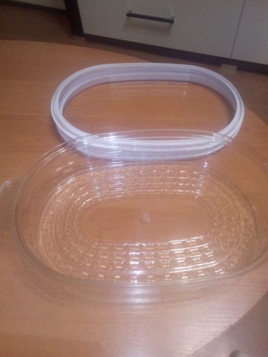 Для пароварки контейнер и накладки.