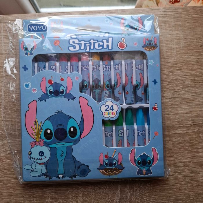 Kredki kolorowe Stitch – zestaw 24 szt., nowe bez metki