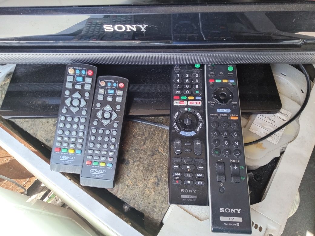 Telewizor Sony 32 cale z osobnym dekoderem.
