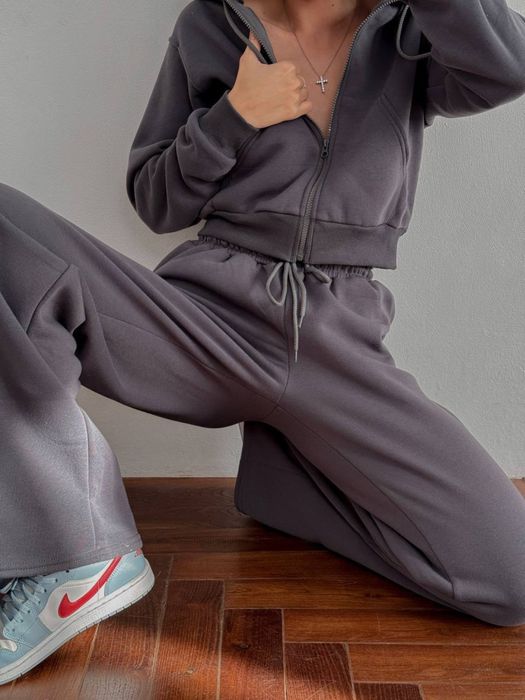 Утеплений жіночий костюм