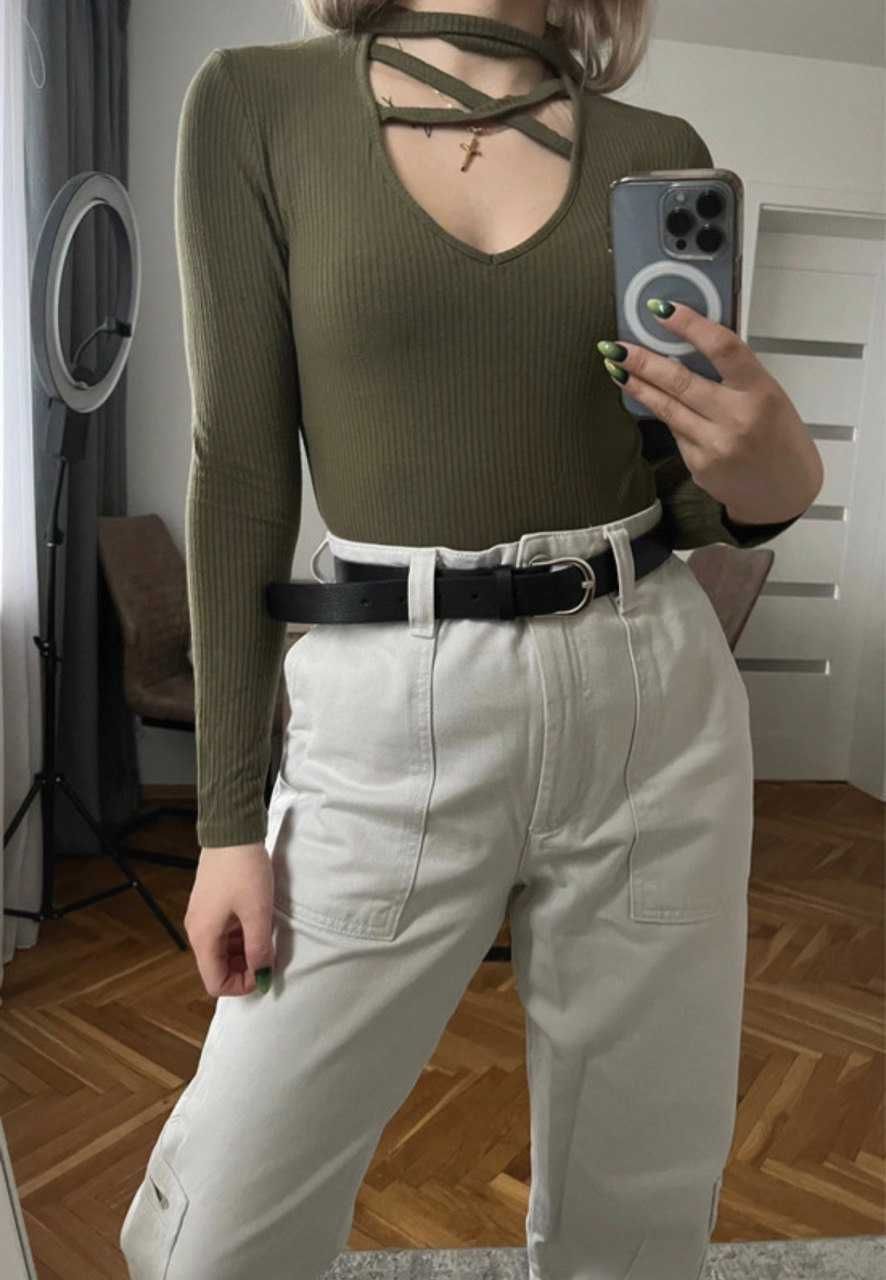 Bluzka khaki New Yorker r. XS-S z czokerem w prążki