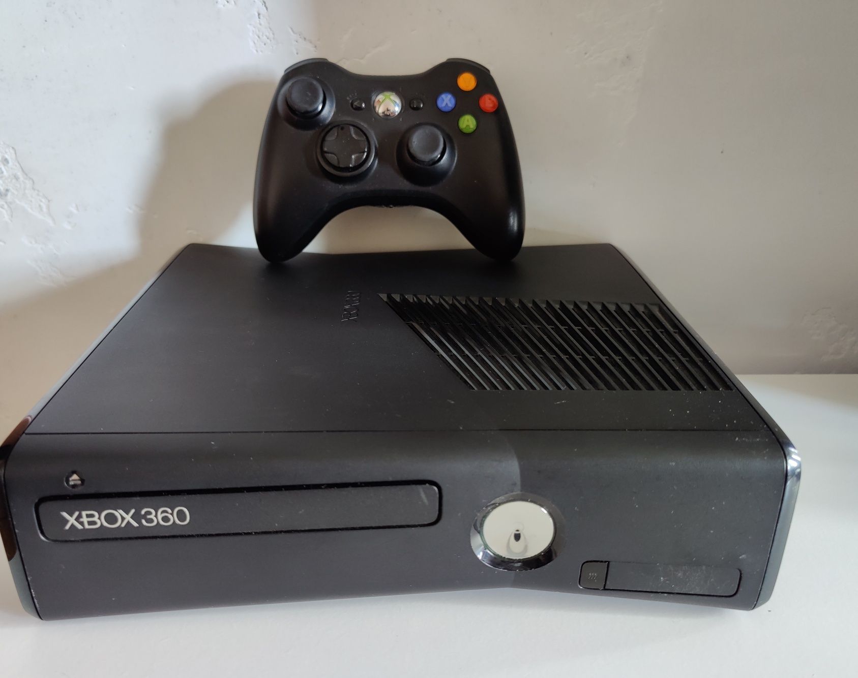 Xbox 360 Slim 250 + 35 ігор