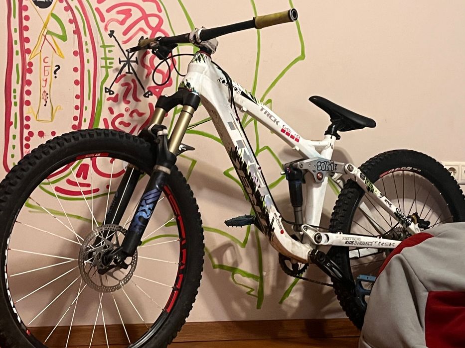 Trek scratch 7 кастом передні тормоза також ідуть в комплект