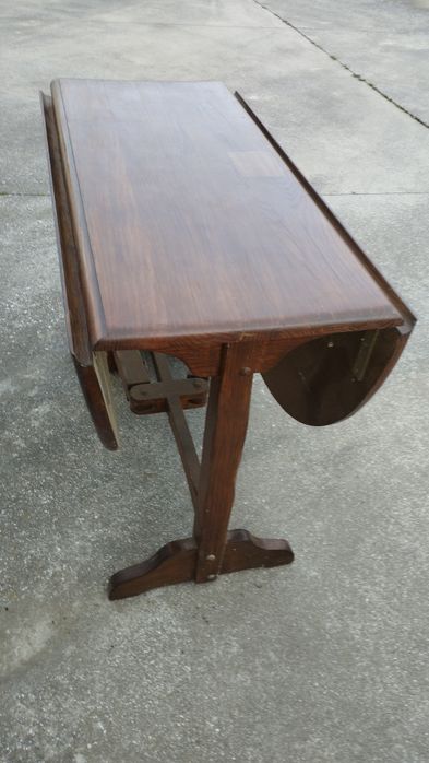 Mesa de pinho maciço