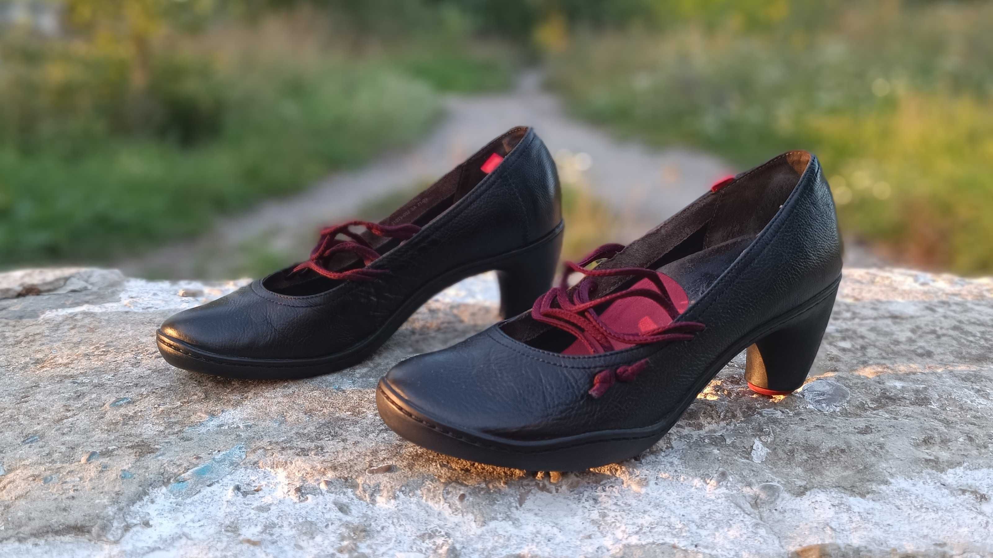 Жіночі круті шкіряні туфлі Camper Peu Nara Mary Jane Pump