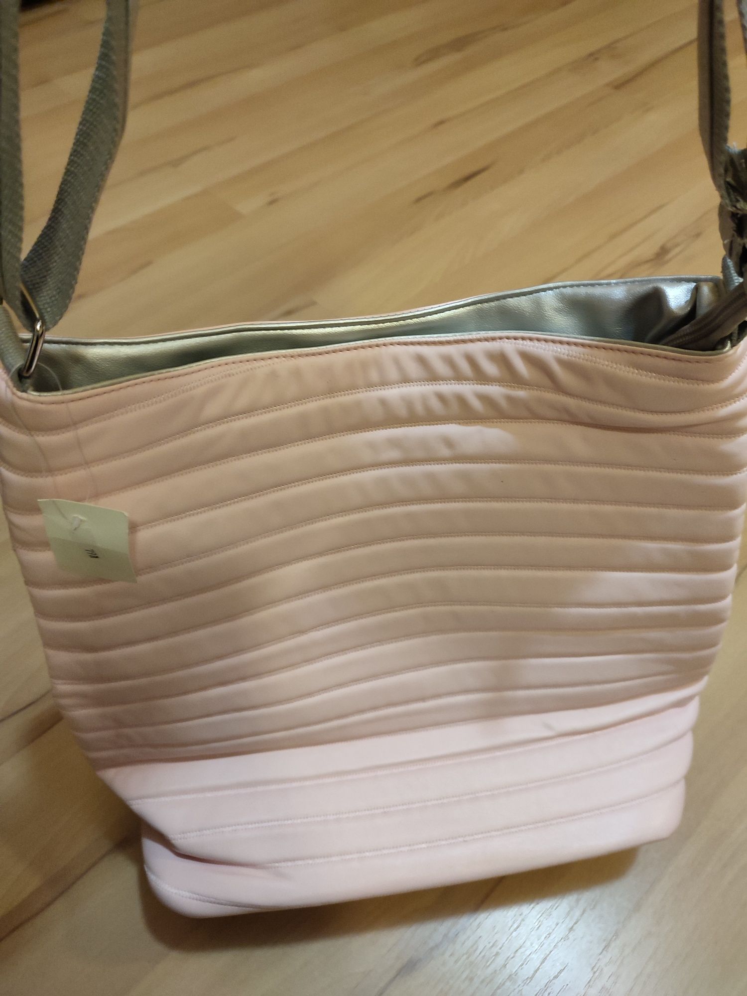 Nowa torebka różowo-srebrna