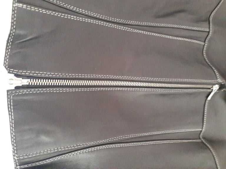 Blusão em pele, tam.44, da Casa das Peles, NOVO.Negociável