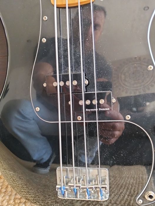 Fender Precision bass