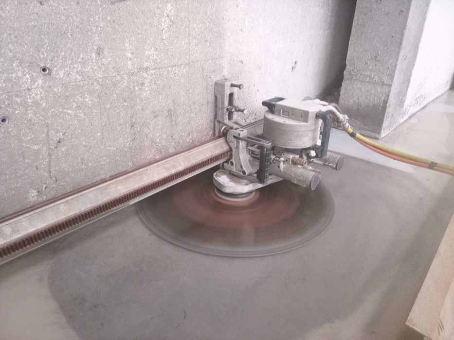 Cięcie wiercenie betonu techniką diamentową wyburzenia precyzyjne.