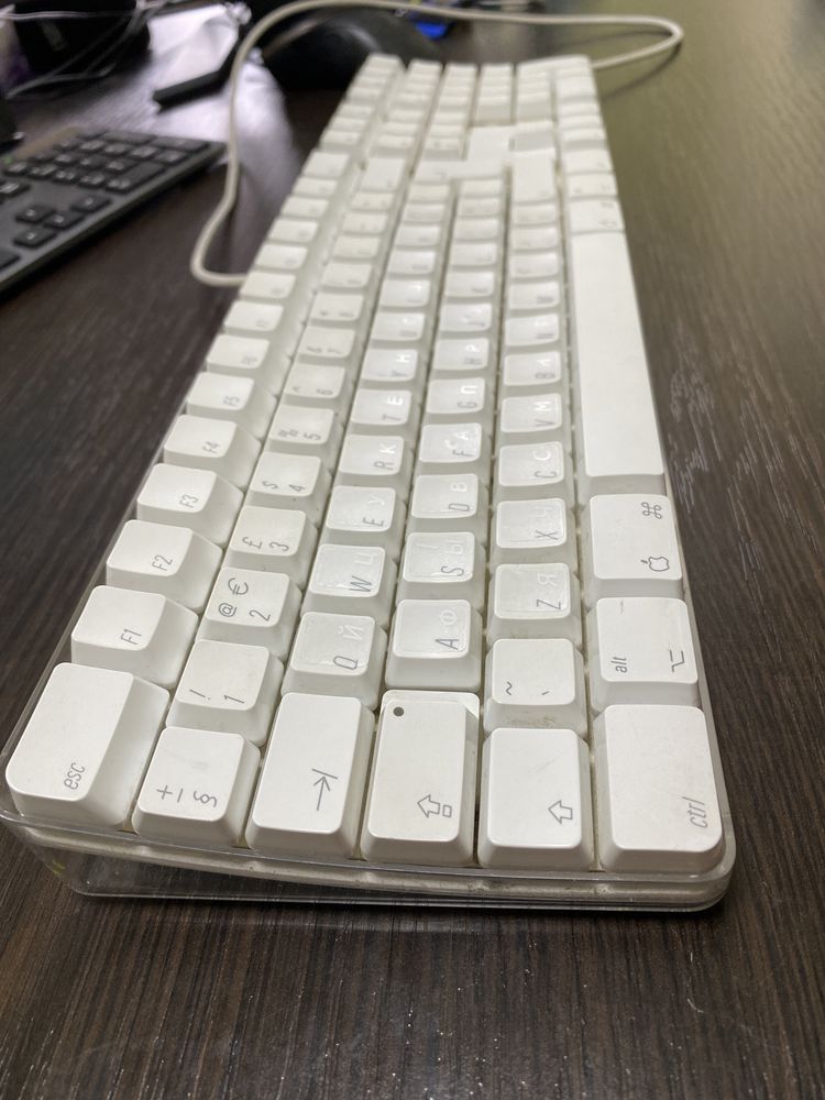 Apple Keyboard A1048