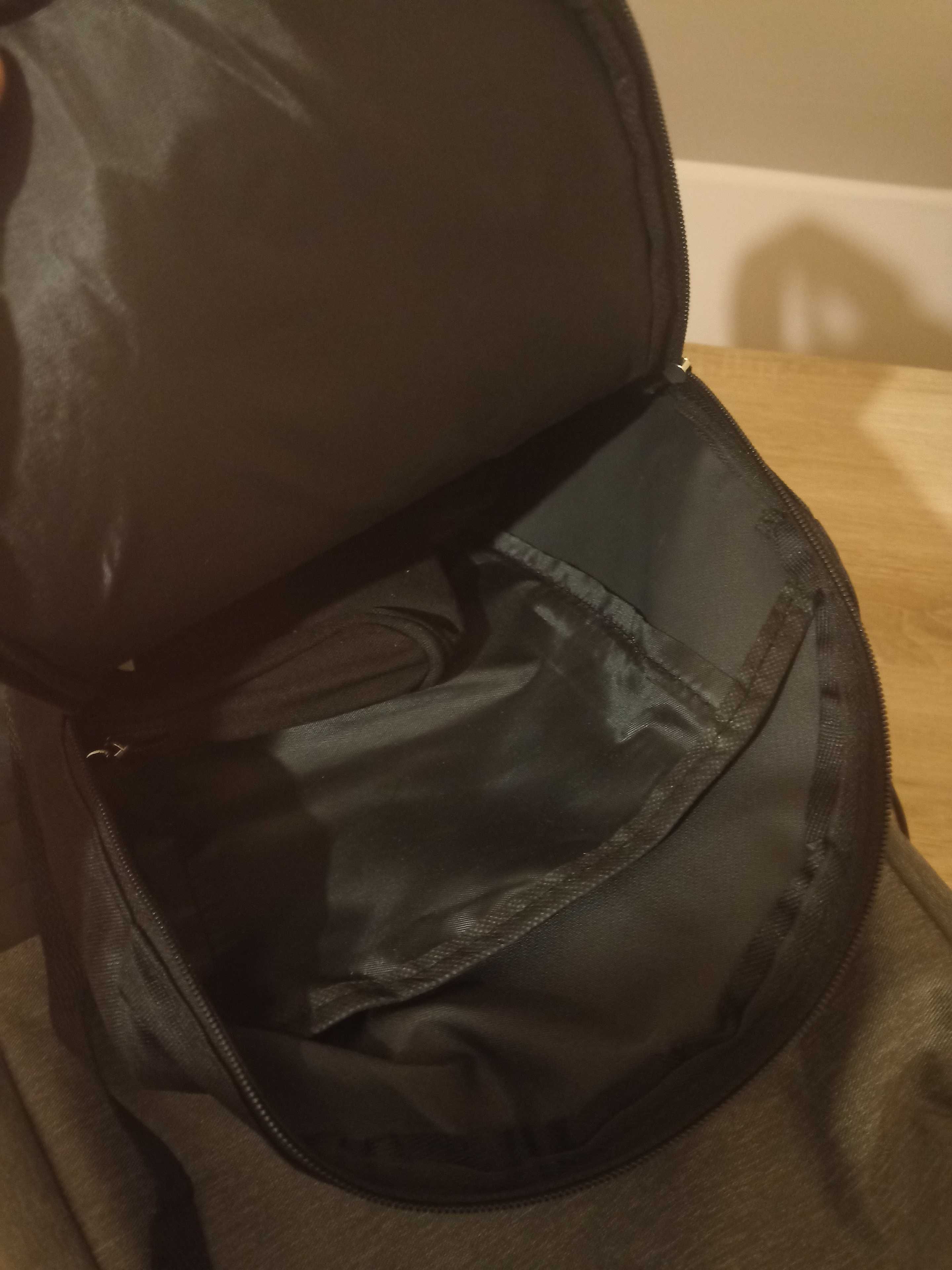 Plecak Aptiv z kablem USB + małą torba + saszeta