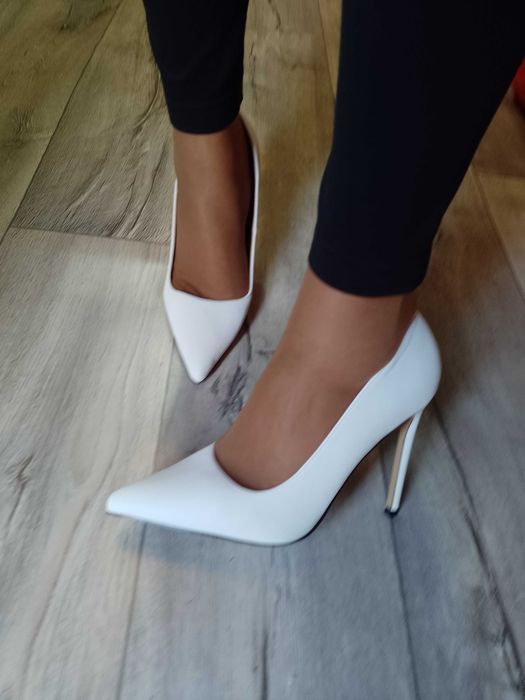 (40). Ekskluzywne, białe czółenka szpilki ślubne, wieczorowe, NOWE