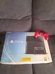 Ps4 500GB com 2 comandos.
