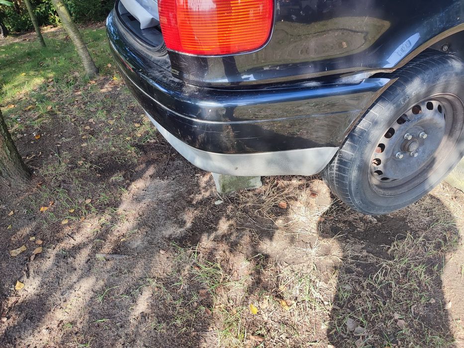 Zderzak tył Audi 80 cabrio coupe Lz9u