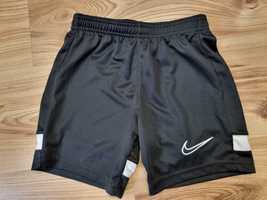 Spodenki szorty Nike 122-128cm 6-7lat
