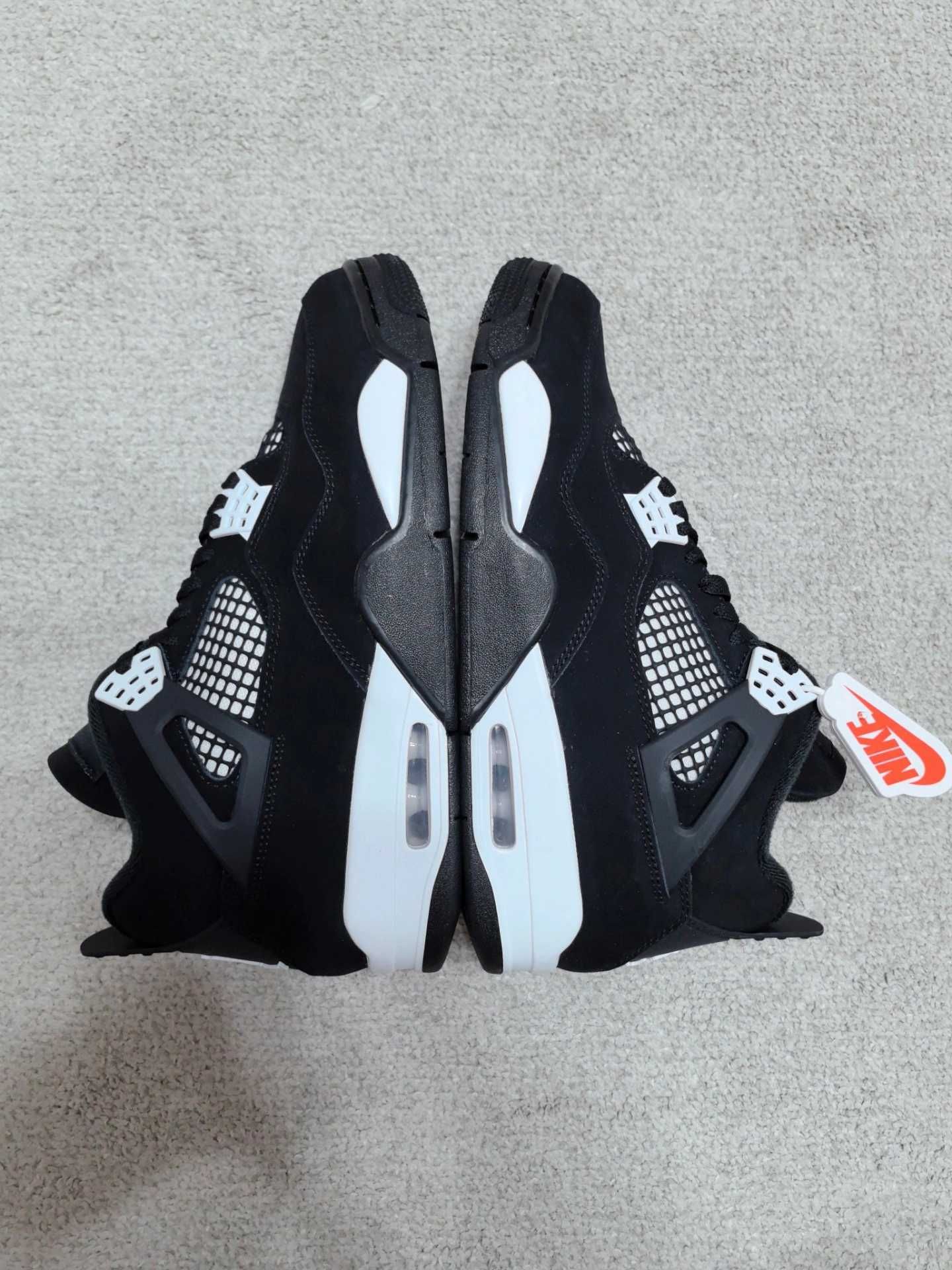 Buty do koszykówki Jordan 4 Retro WhiteThunder nowy z metką R.41