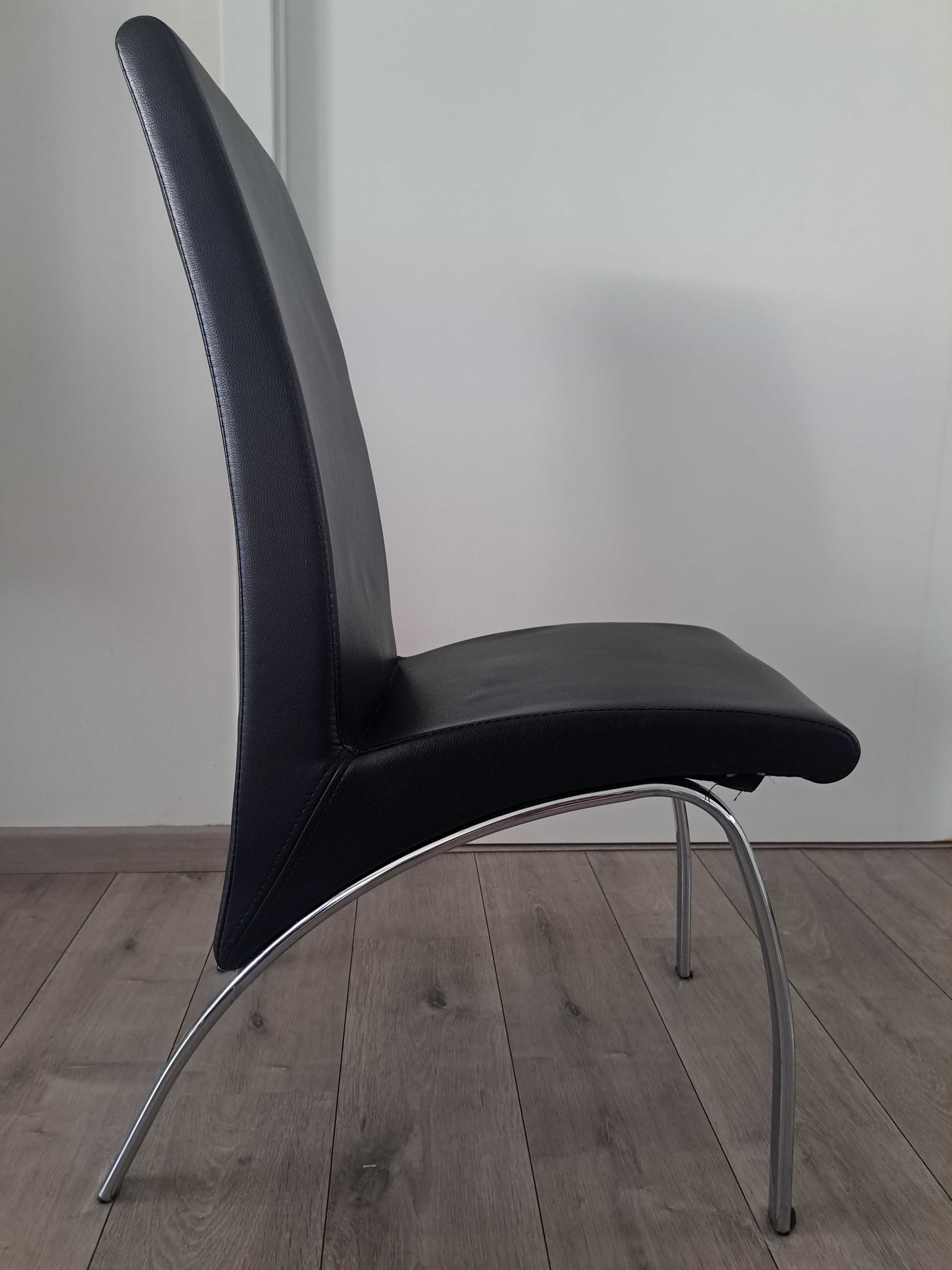 Mesa de jantar de vidro com 6 cadeiras