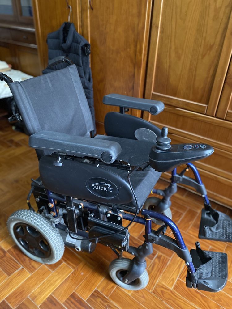 Cadeira de rodas elétrica quickie F35 R2