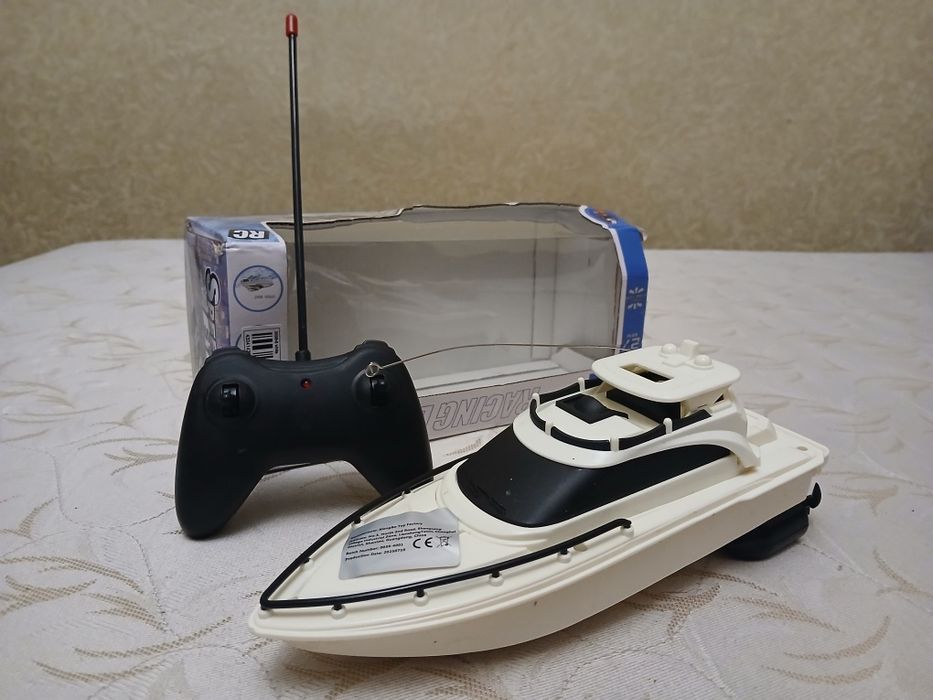 Катер Лодка для рибалки на радіо керуванні