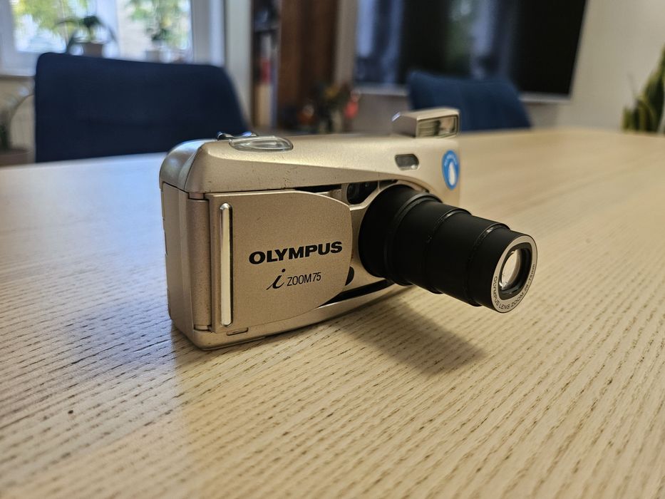 Aparat analogowy Olympus izoom 75