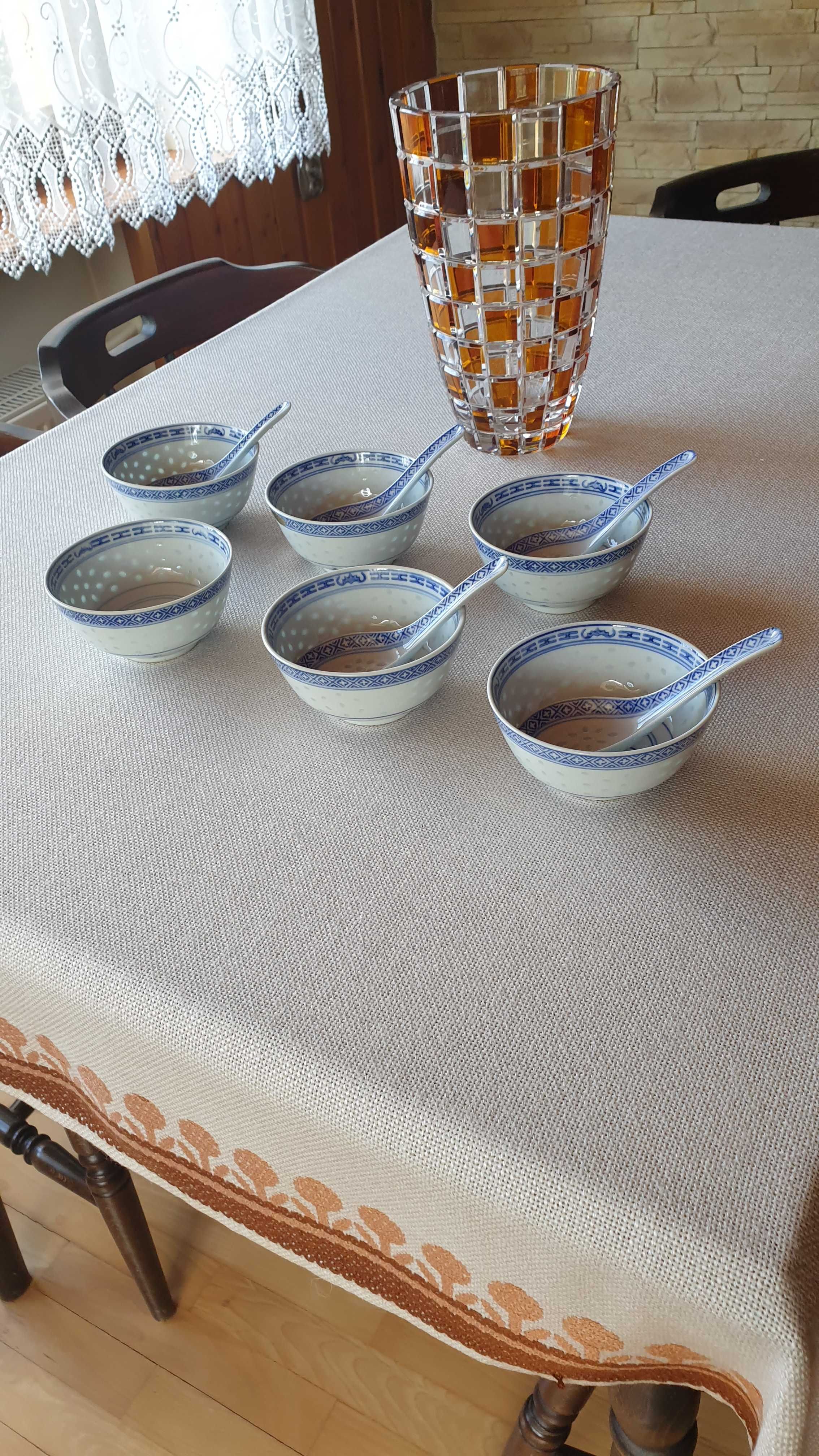 Sześć miseczek do ryżu, wraz z pięcioma łyżeczkami -Jingdezhen