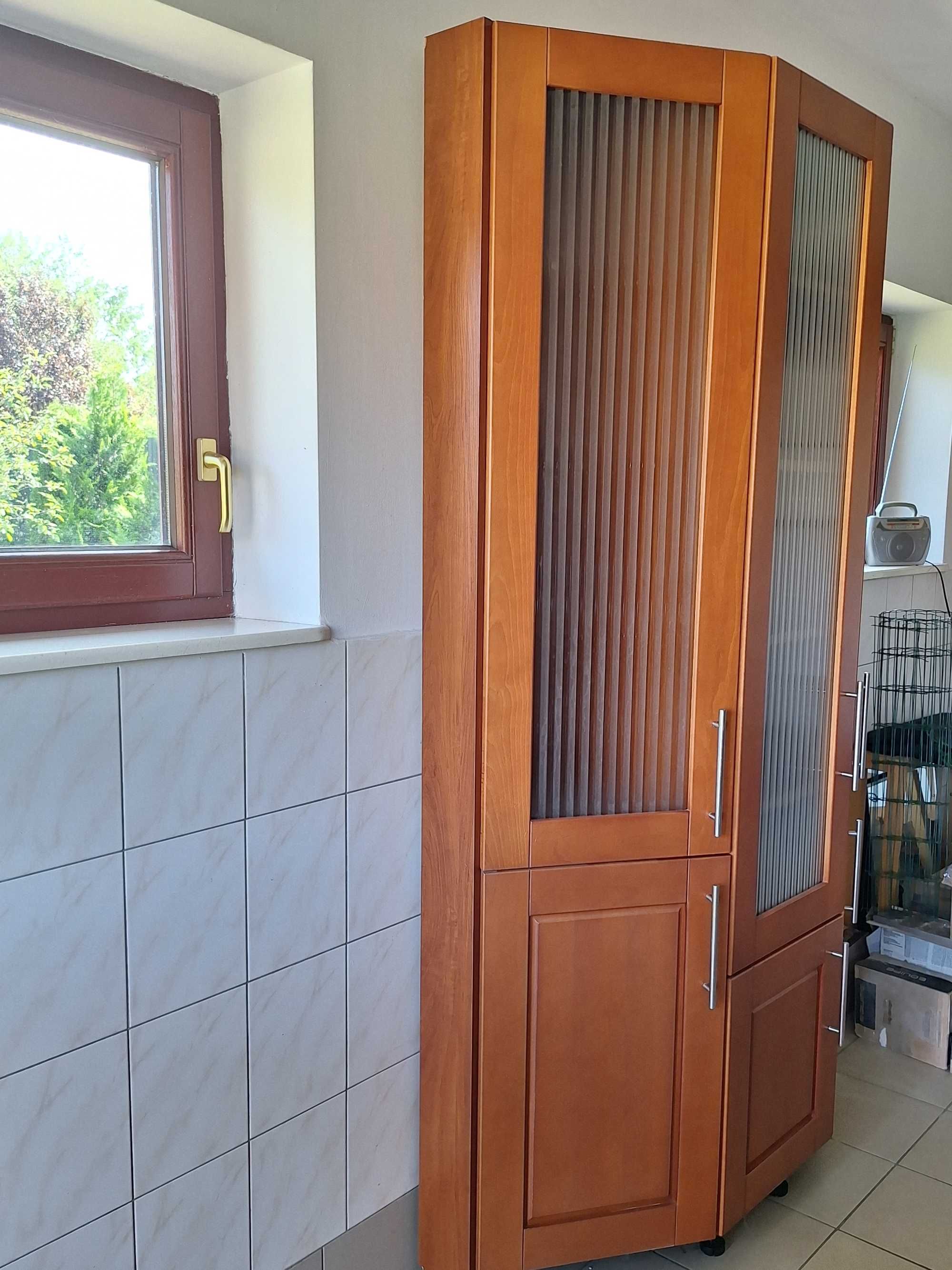 Witryna szklana do jadalni