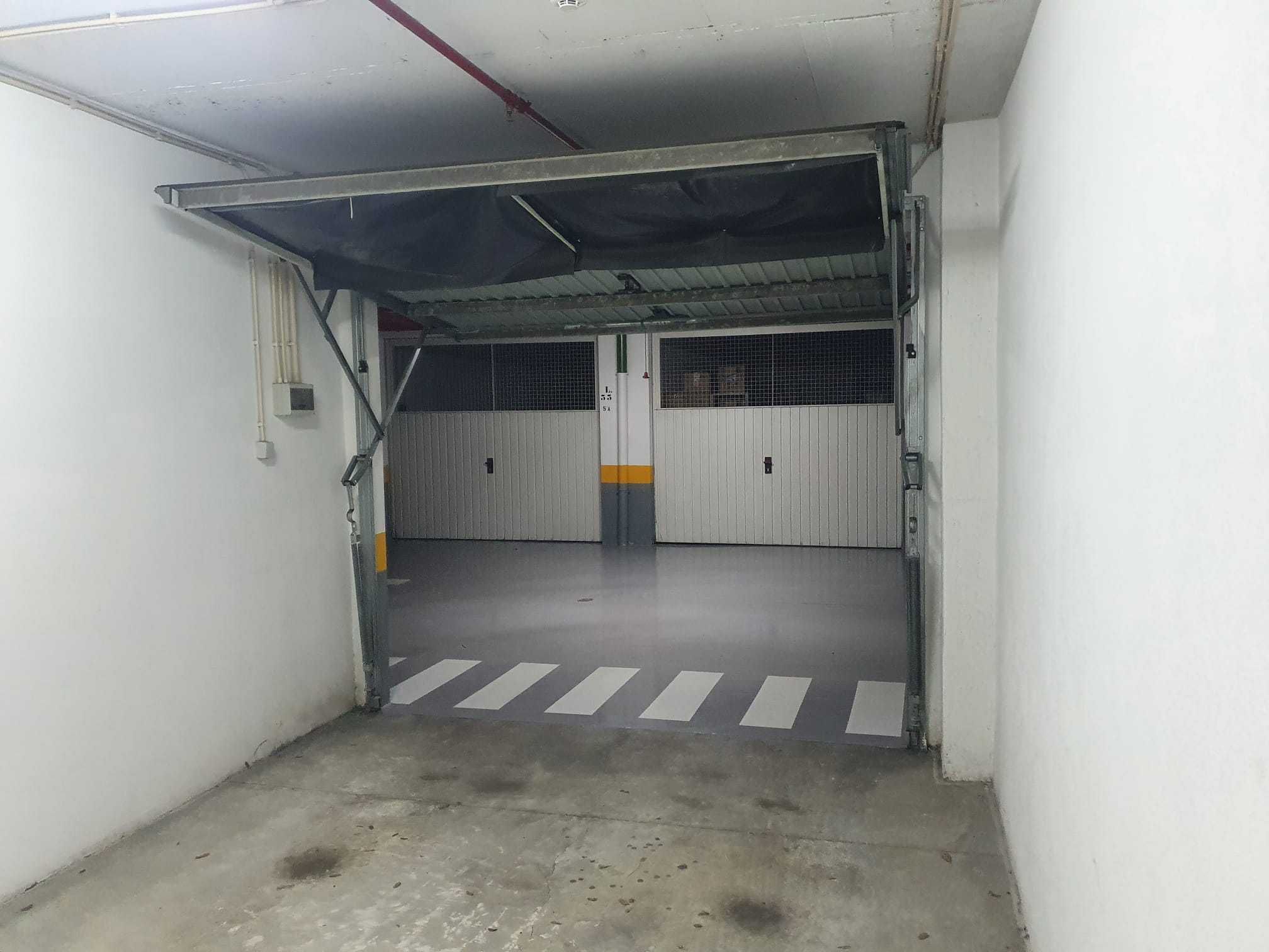 Garagem/Box com Carregamento p Carro