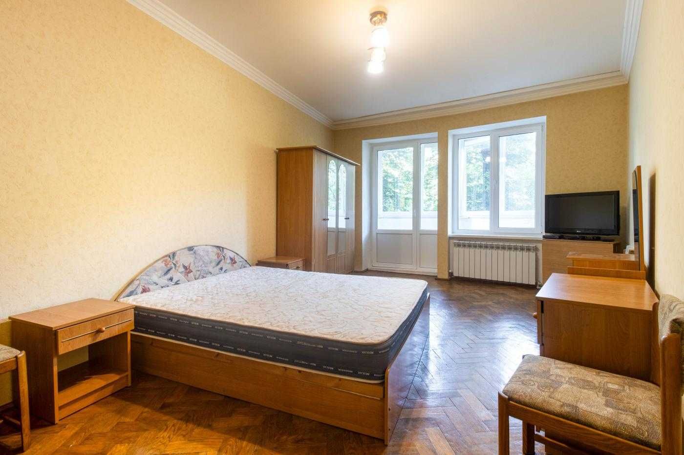 Продаж 2кім квартири з ремонтом в центральній частині по вул Київська