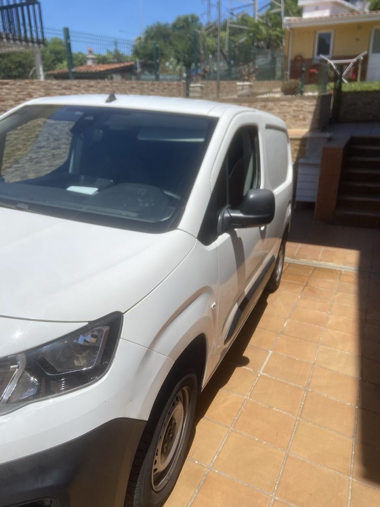 Carrinha parnet branco 2019