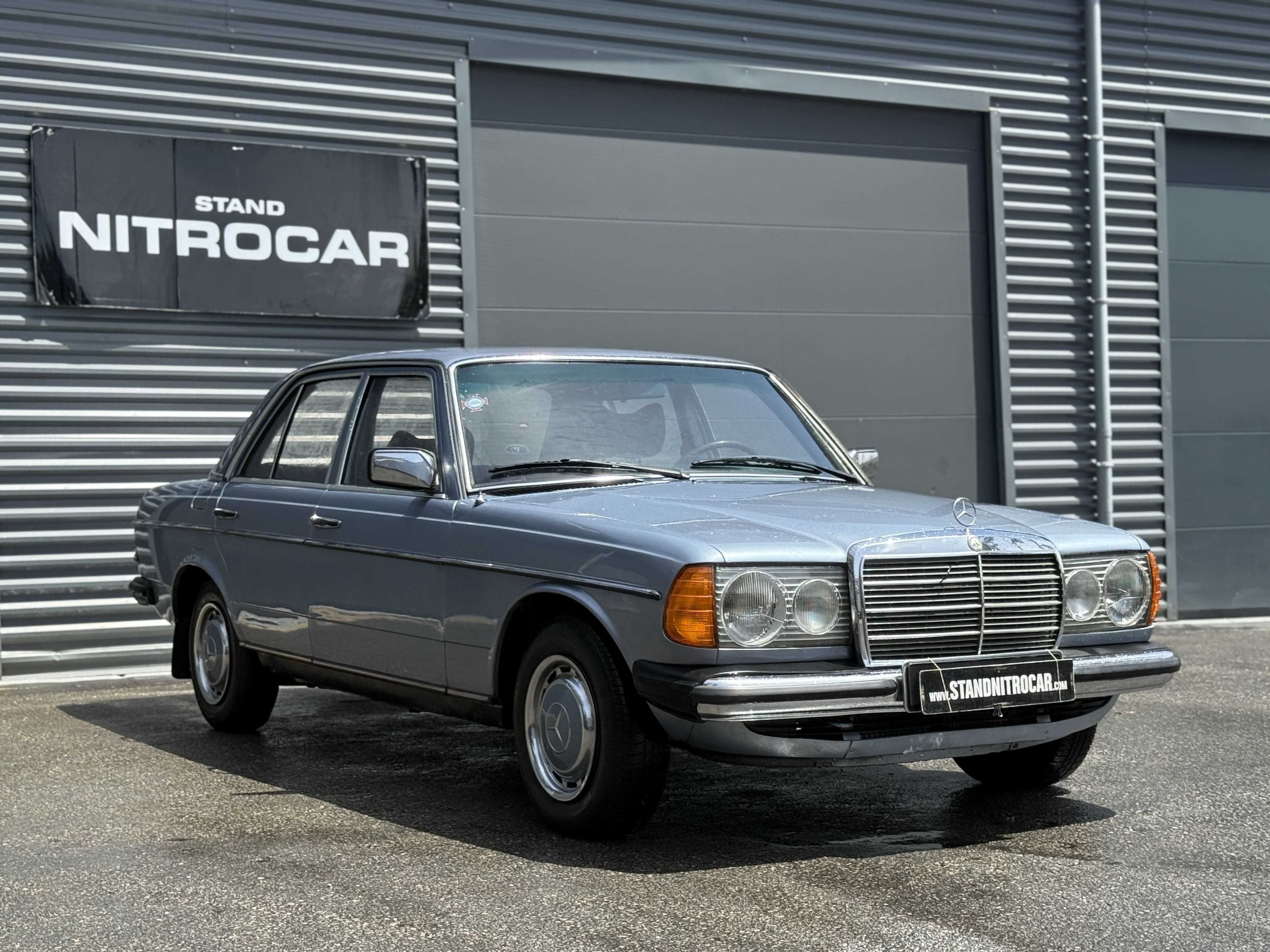 MERCEDES-BENZ W123 300D LIMOUSINE