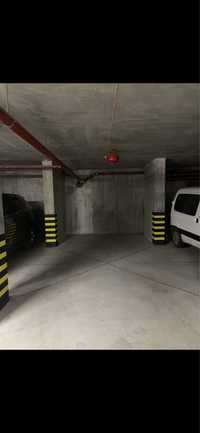 ПАРКОМІСЦЕ в підземному паркінгу(ОРЕНДА) Є зарядне для ЕЛЕКТРОМОБІЛІВ