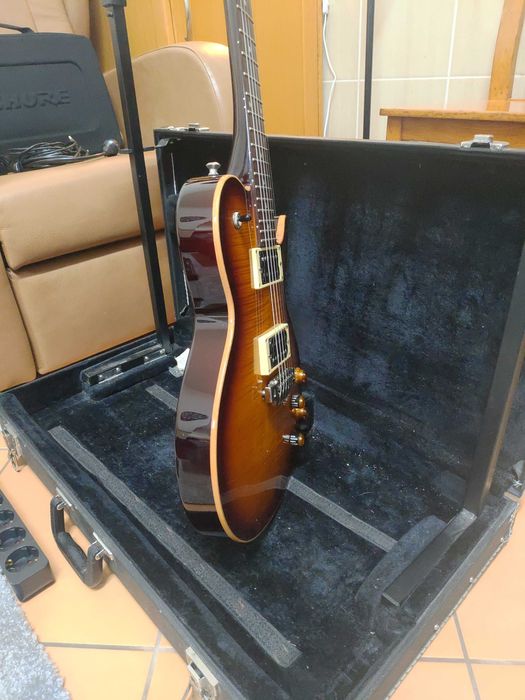 line 6 variax jtv 59 james tyler guitarra