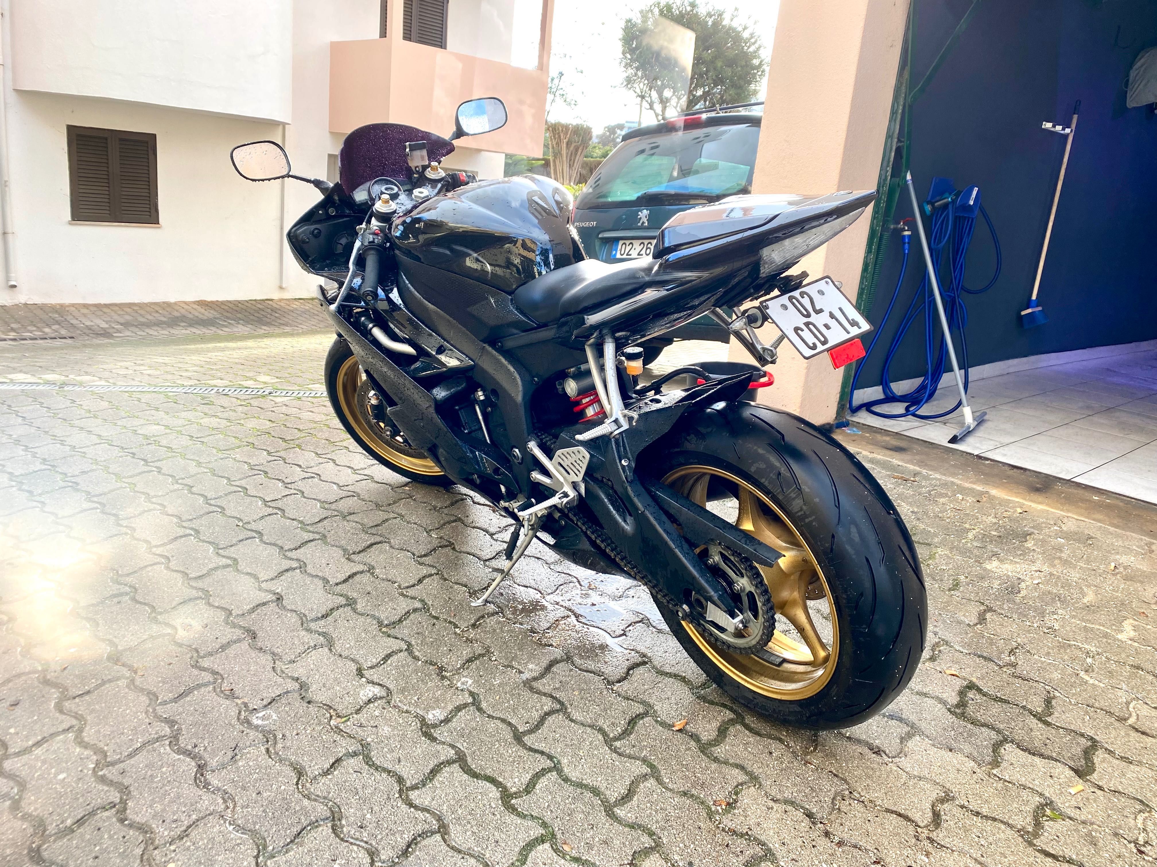 Yamaha YZF - R6 - 2006 - Versão RJ11 - Edição 20000 RPM