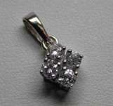 Zawieszka z diamentami brylanty 0,40 ct. Białe złoto romb.