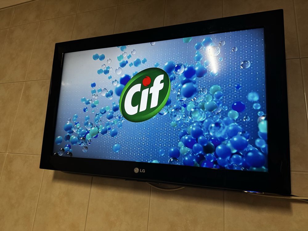 Vendo tv da marca LG.