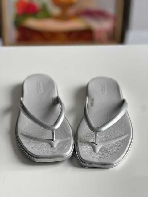 Фліпи Crocs Miami Metallic, W7, W8