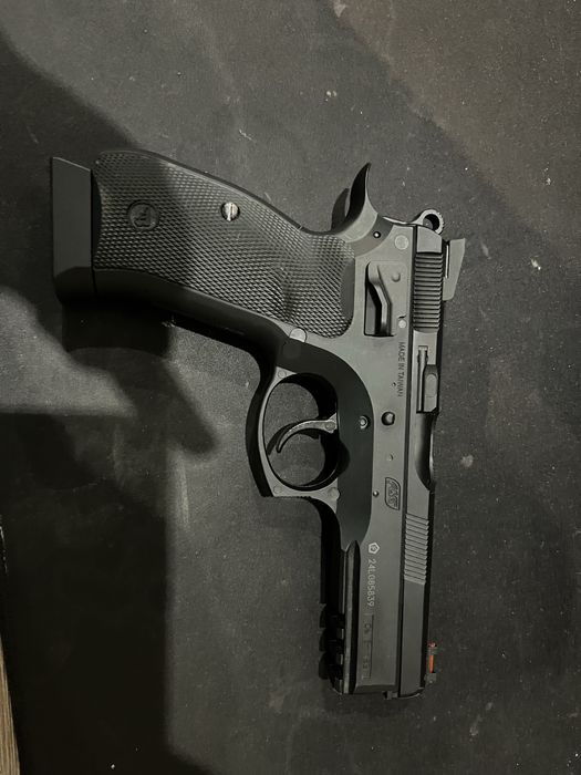 Pistolet na gaz SP-01 SHADOW