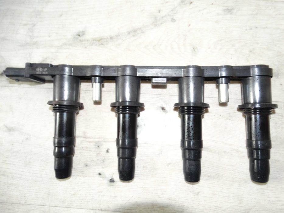 Котушка запалювання Opel Astra H Zafira B Vectra C 1.6 бензин 880153