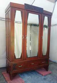 Guarda-fatos Roupeiro antigo em madeira maciça com espelhos e gavetão
