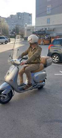 Vespa Piaggio 150  класика в єдиному оригінальному  виконанні