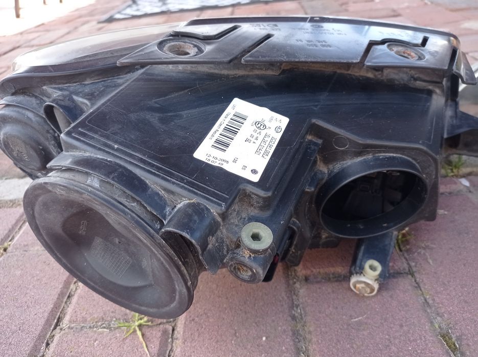 Lampy przód VW Passat B6